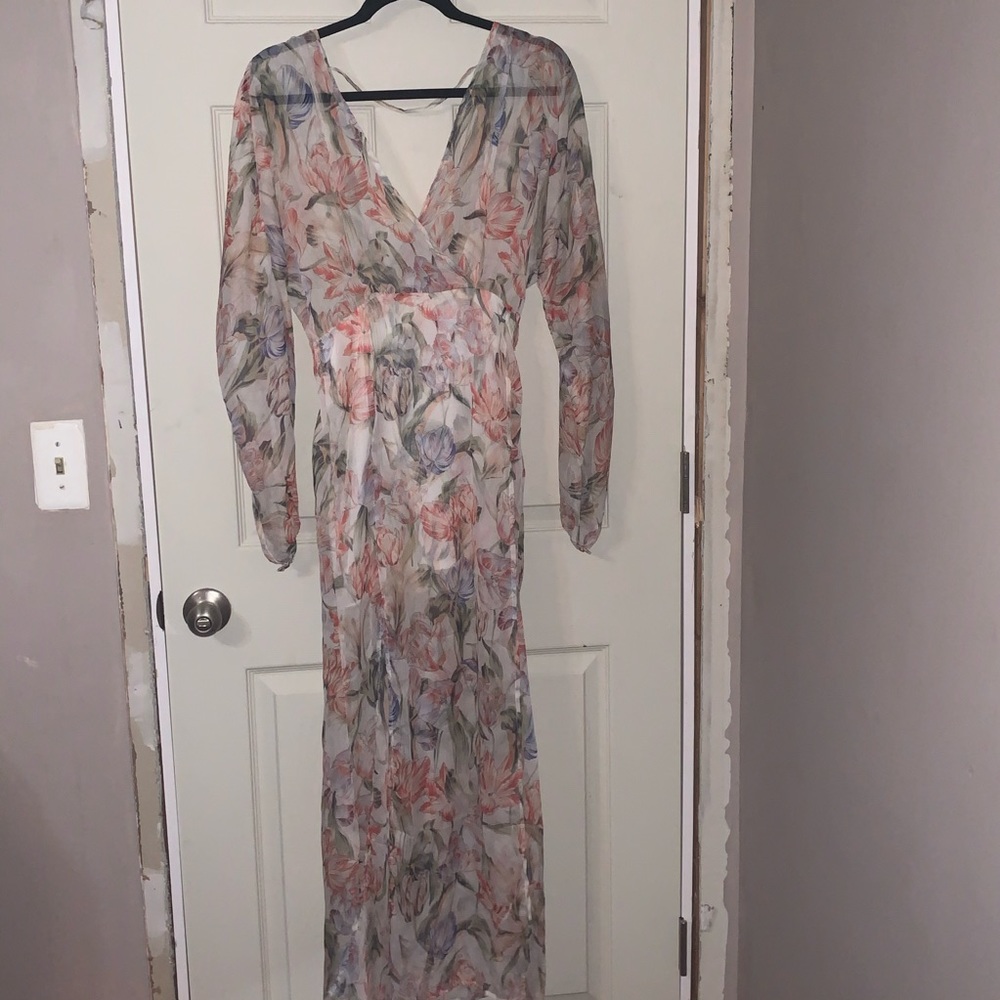 White | Closet LS maxi floral dress. Like new